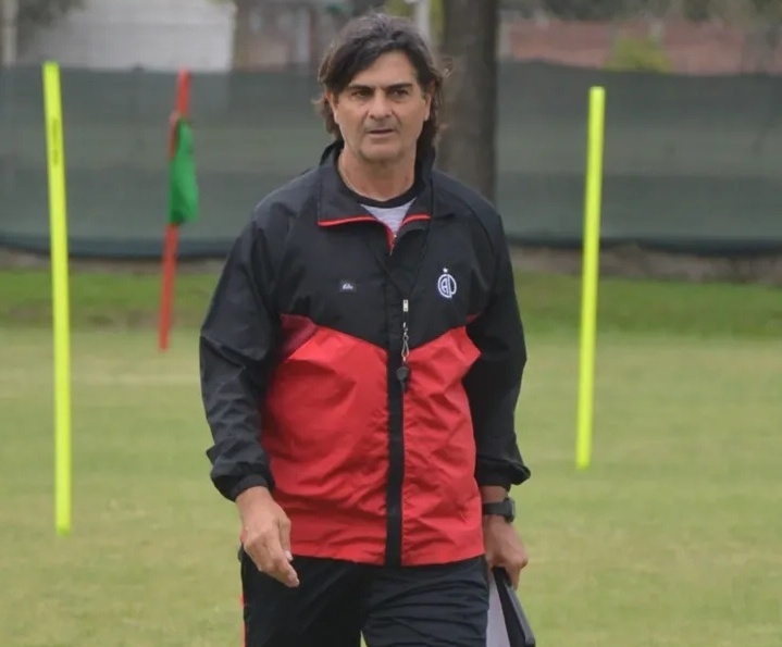 Con varias ausencias y muchos juveniles, así inició el ciclo Forestello en Patronato