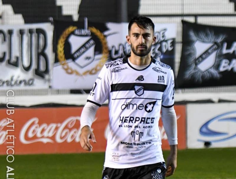 Santiago Gallucci estaría negociando su arribo a Patronato