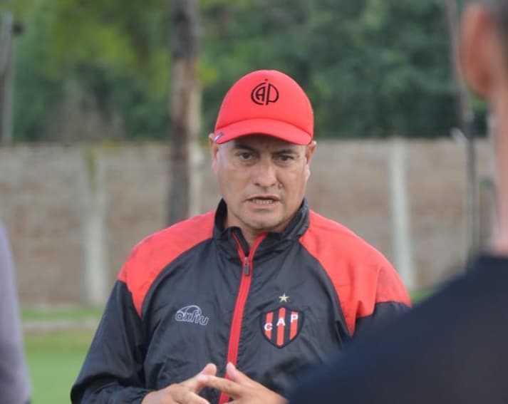 Candia: entre el punto ante Temperley y el "no podemos no pensar" en el mercado de pases