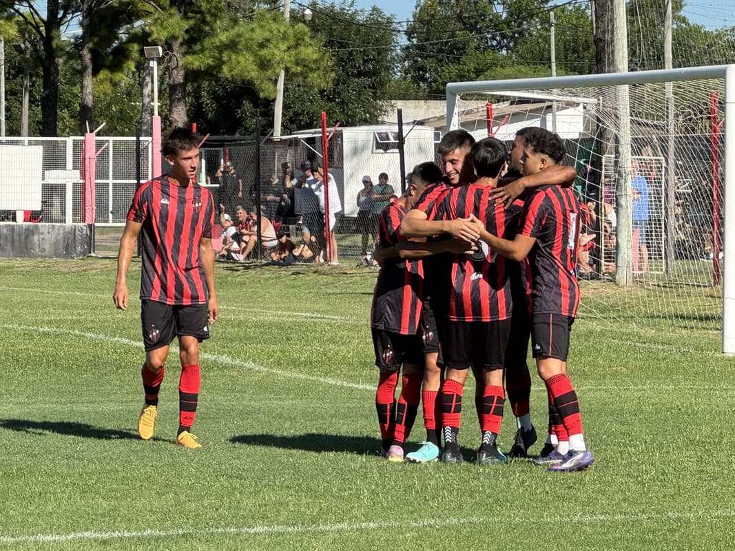 ¡PATRÓN ABSOLUTO! Patronato goleó y pasó a Cuartos de Final 