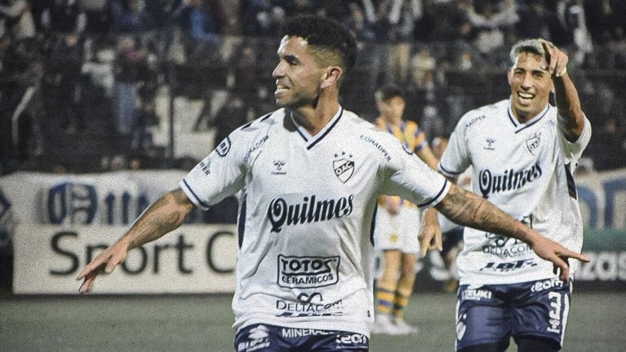 Gabriel Carabajal le dio una ayuda a Patronato en la Zona A