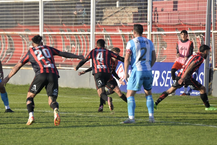 Patronato empujó y ganó un partido importantísimo