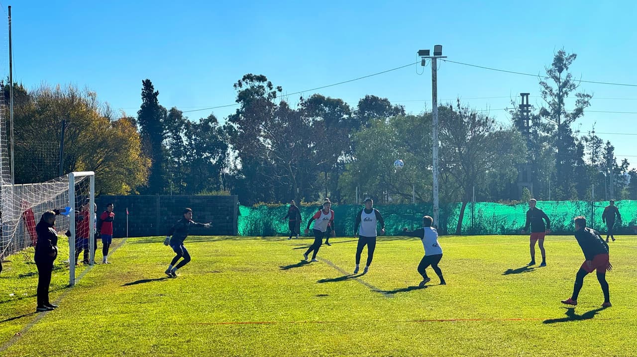 Bonansea y Pereyra, los grandes ausentes en la práctica matutina de Patronato