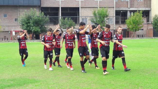 El producto de La Capillita que debutó en la Conference League