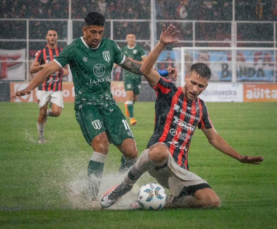 Un historial pasado por agua y postergaciones