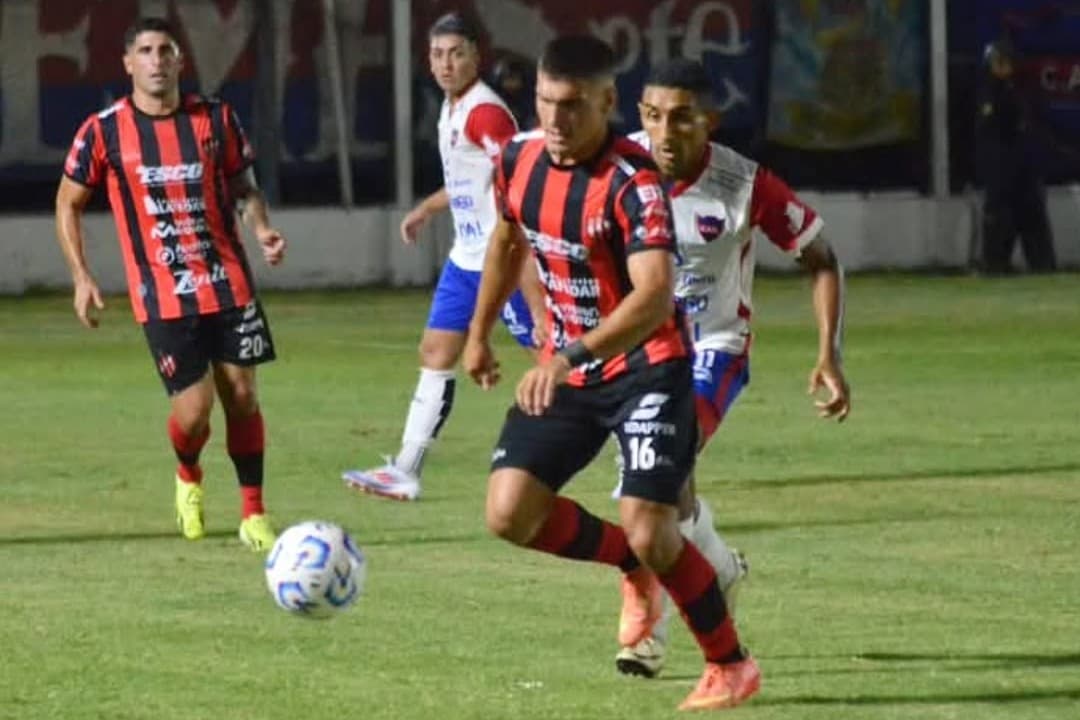 Luciano Pacco podría ser duda en Patronato: Así esta del hombro