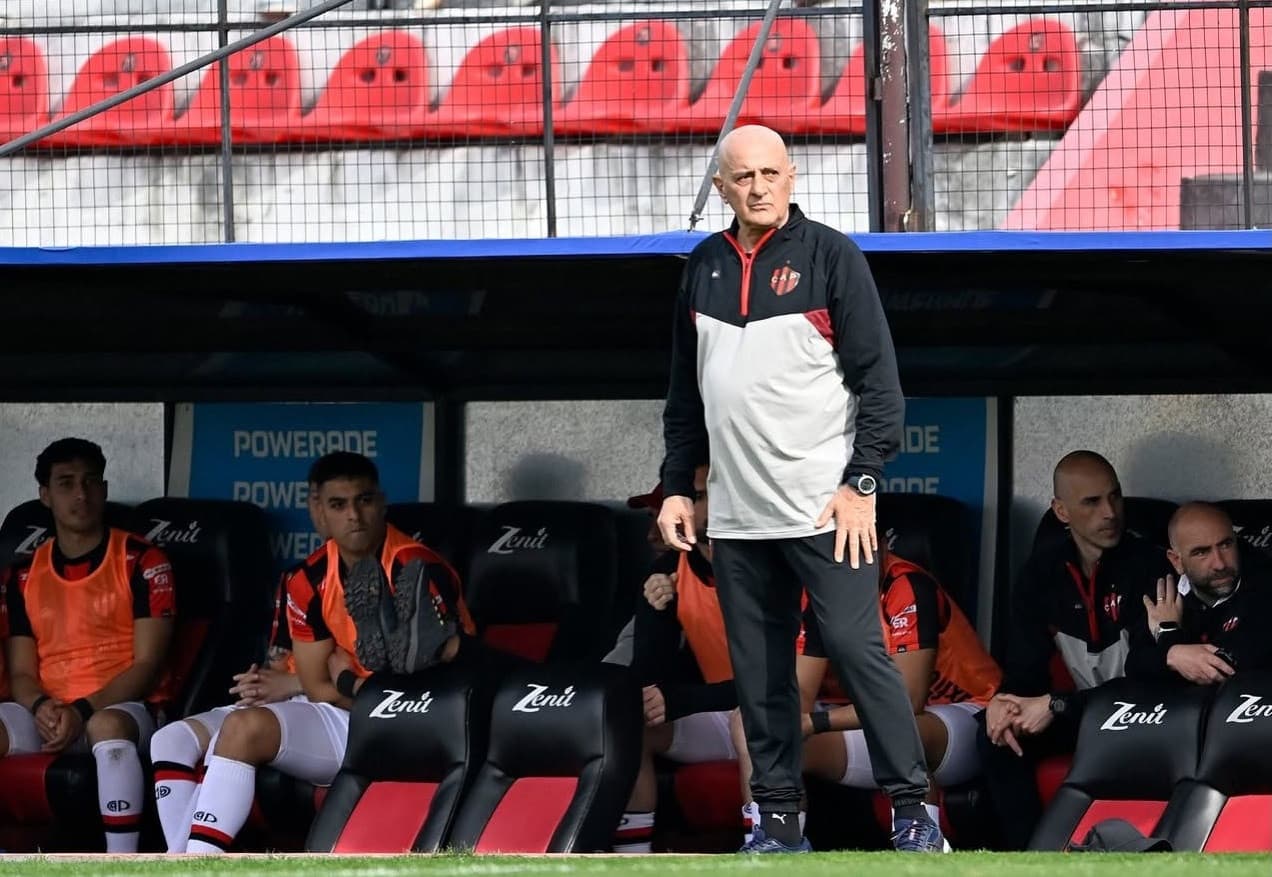 Los dilemas de Fuentes para armar el once