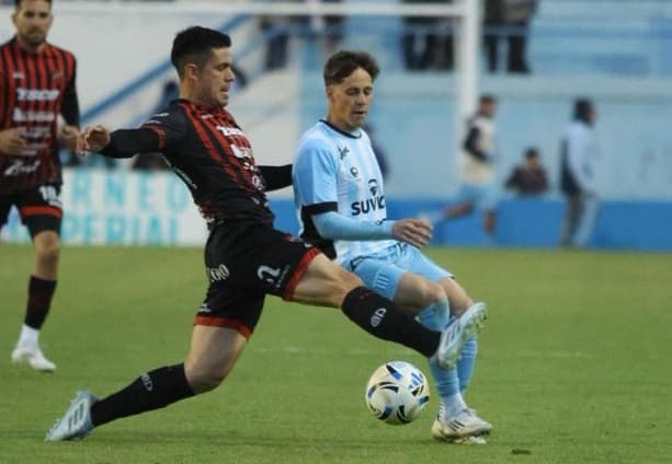 Patronato pasó de la injusticia a la desorientación general y perdió con Racing